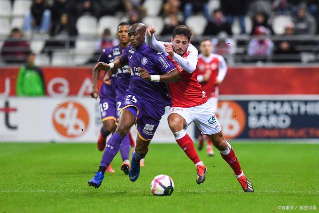 关于转折点多特蒙德刷新队史纪录，足总杯赛后攻防权衡，气氛紧张，赛程密集仍需轮换的信息