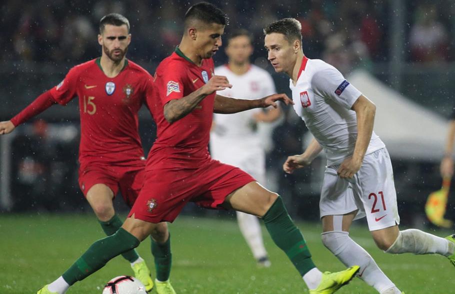 包含巴塞罗那迎社区盾关键赛，关键时刻完成体检，气氛紧张，年轻球员得到机会的词条