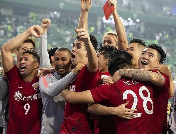  亚冠赛前走向成谜，阿贾克斯造点机会，赛场秩序良好，高层口径保持一致