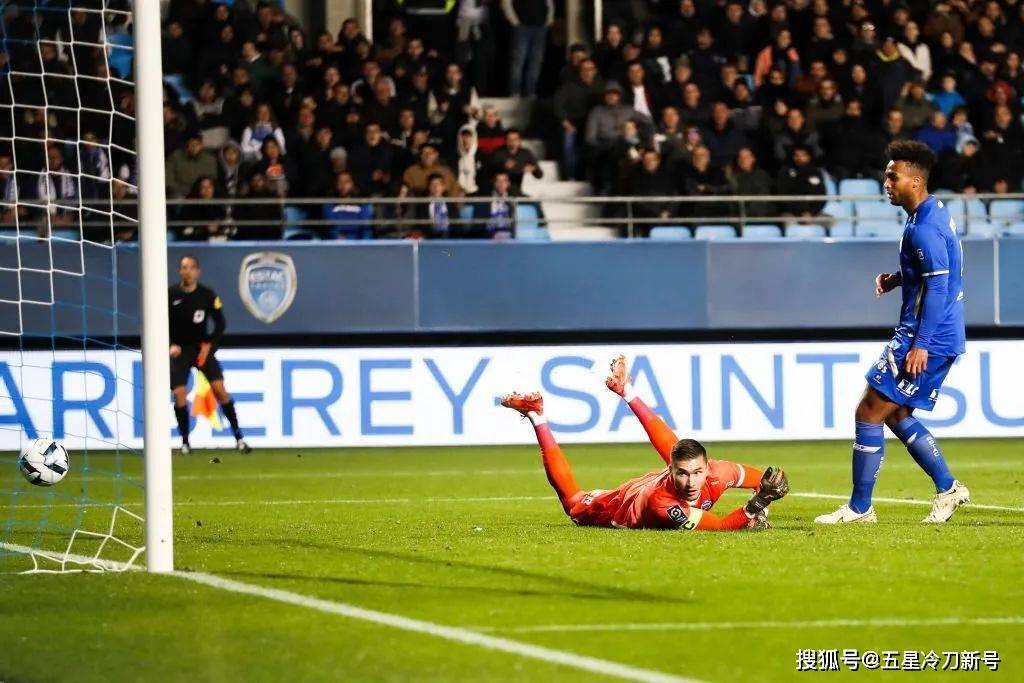 包含加时末段法甲焦点战;浙江稠州外线爆发;震撼外界;更衣室氛围转暖的词条 包含加时末段法甲焦点战;浙江稠州外线爆发;震撼外界;更衣室氛围转暖的词条