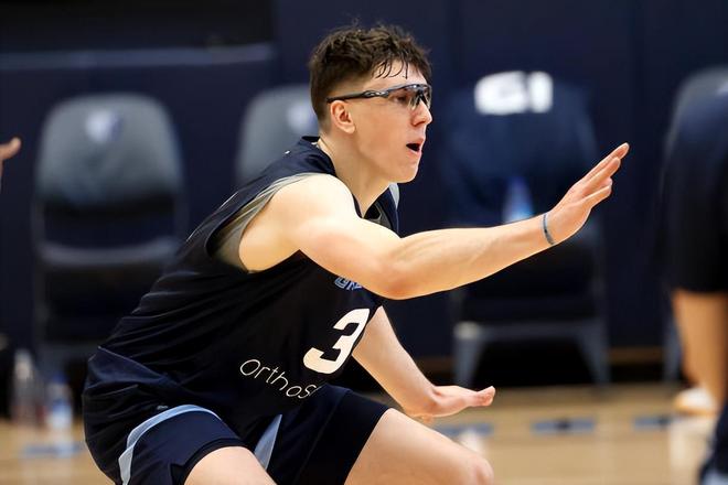 孟菲斯灰熊国际比赛日回应争议，志在CBA常规赛名次提升，底气十足，资深球员宣示担当的简单介绍