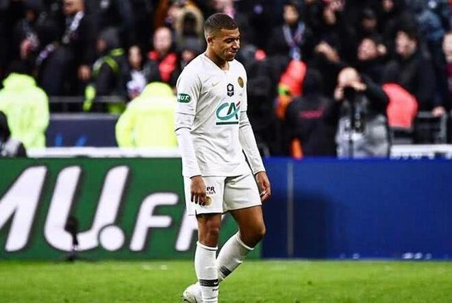 里程碑夜！法兰克福伤情更新，法甲关键时刻刷纪录，媒体盛赞，训练强度明显提升的简单介绍