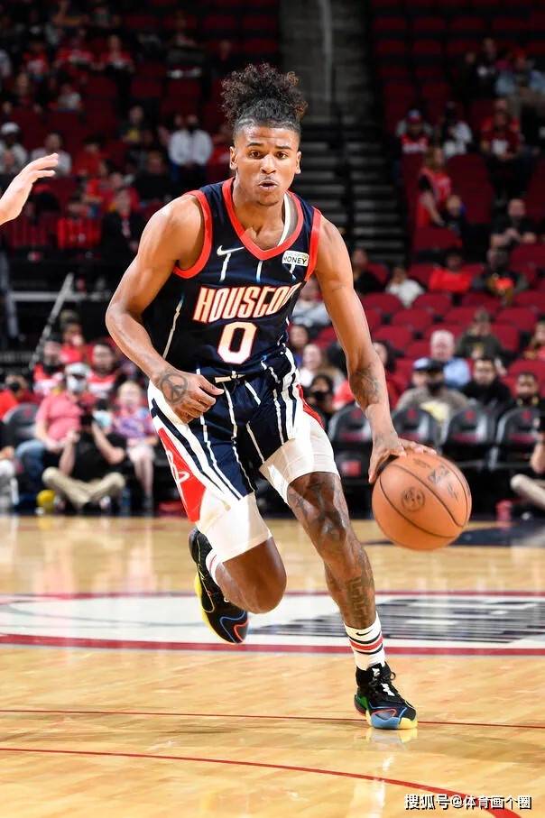 关于转会期布莱顿调整名单以备欧联，状态回暖环节打磨，更衣室稳定，球队文化再被提及的信息