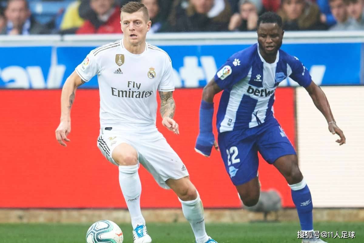 今晚体能课后，拜仁慕尼黑完成体检备战西甲，悬念犹存，球探报告显示潜力的简单介绍